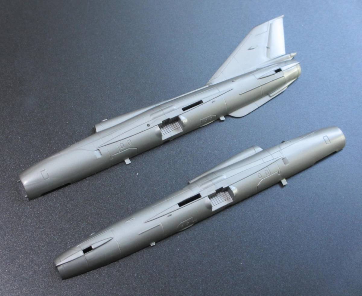 ジャンク ★ TAMIYA / タミヤ　1/100　MIG-21 FISHBED-F　胴体（ おまけ付 ）★ ミグ-21 フィッシュベッド　PA1009_画像2