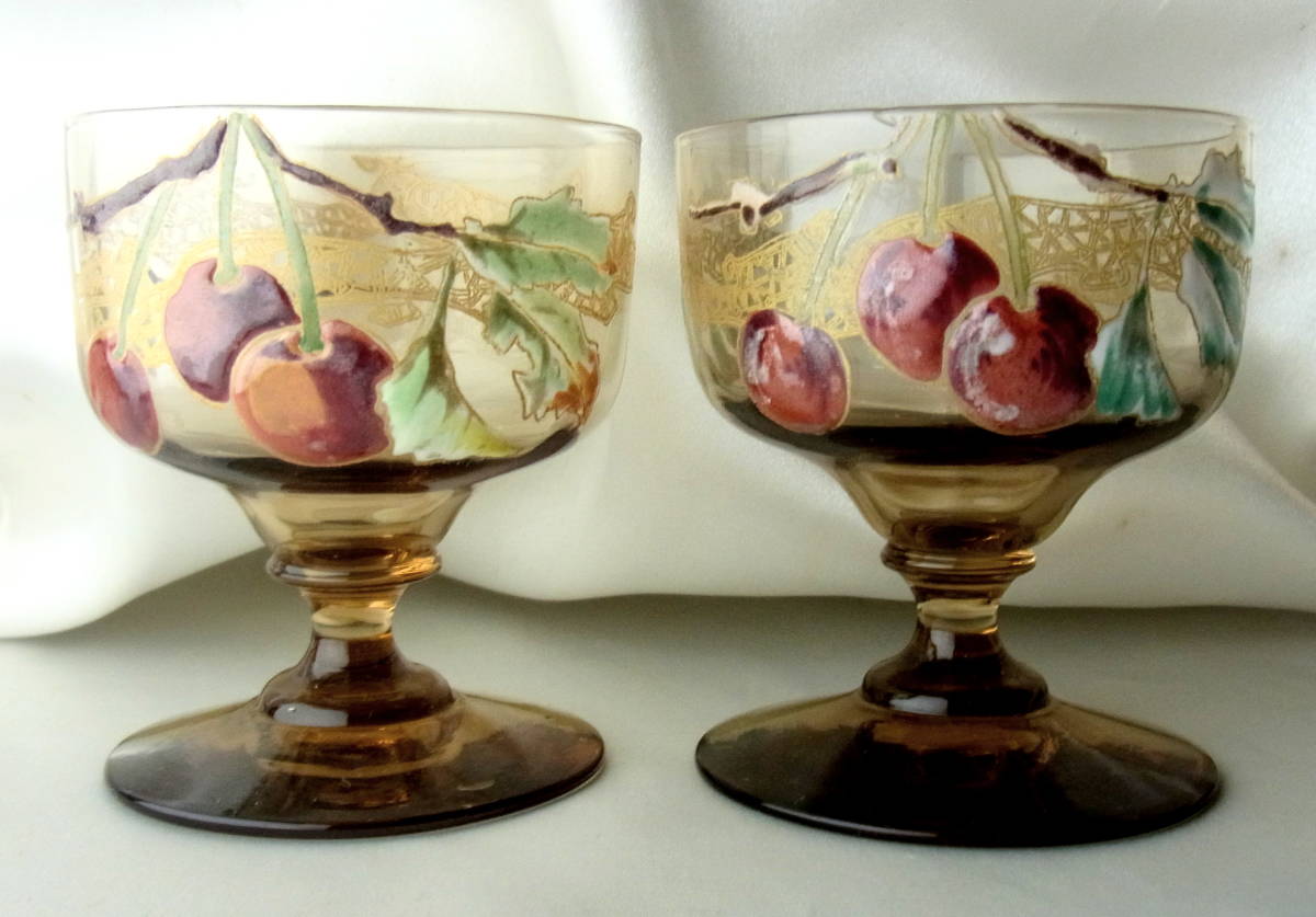 1899年 可憐 LEGRAS ＆ Cie ルグラ サクランボのクープグラス 2客 図録 カタログ掲載 エナメル彩 スモーキーブラウン脚付小皿 アンティーク_画像1