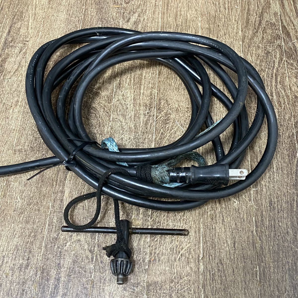 動作品□makita マキタ 電動ドリル 100V 電動工具 コード式 電気 動作品□makita マキタ 電動ドリル 100V 電動工具 コード式 電気