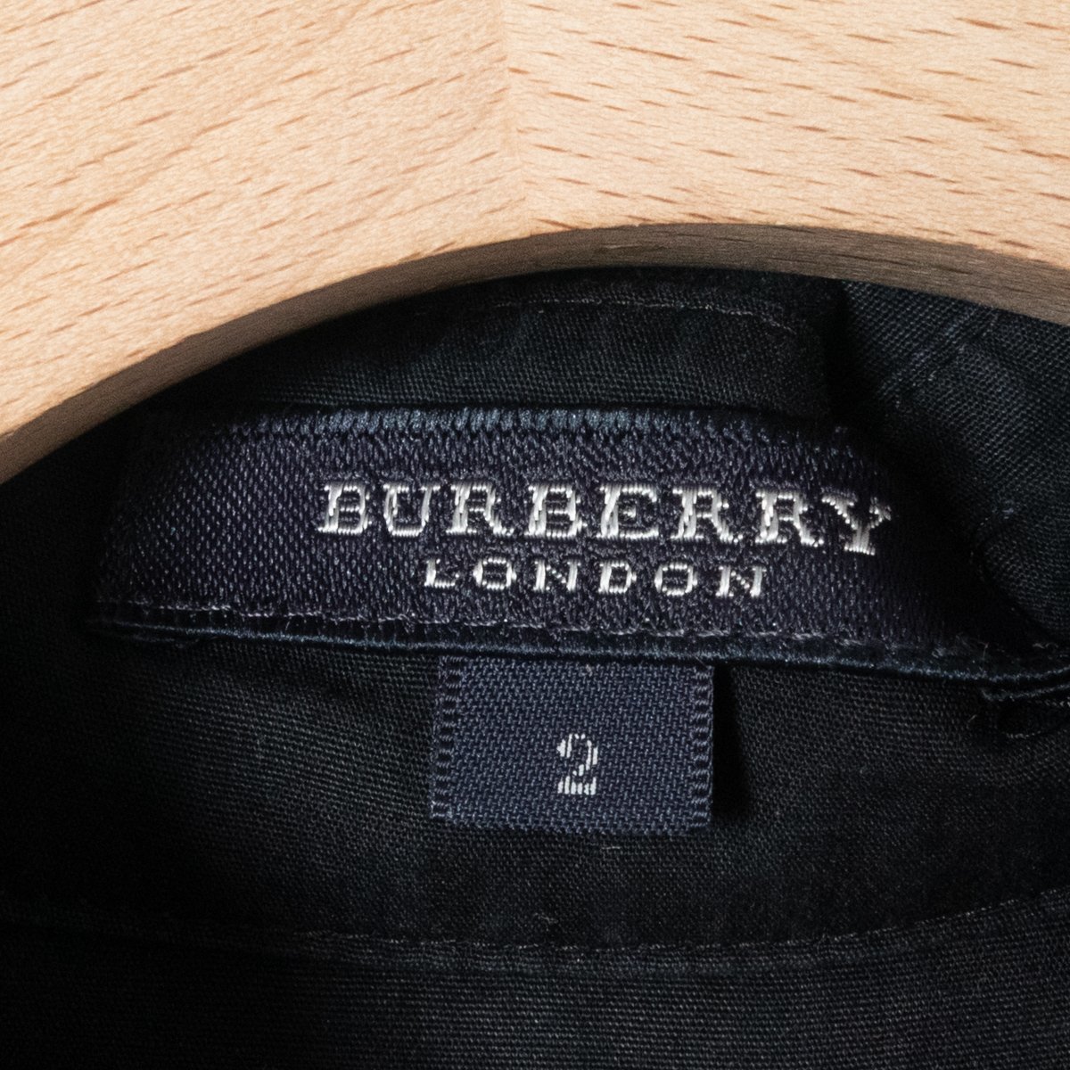 メール便◯ Burberry london バーバリー シャツ 半袖 トップス 刺繍 2 ネイビー 紺 綺麗め カジュアル シンプル_画像2
