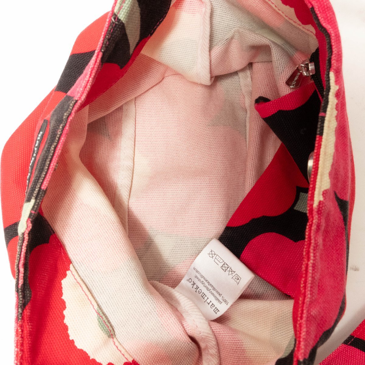 marimekko マリメッコ ショルダーバッグ 斜め掛け鞄 肩掛け フィンランド製 綿100％ レッド ピンク系 花柄 カジュアル かわいい レディース_画像6