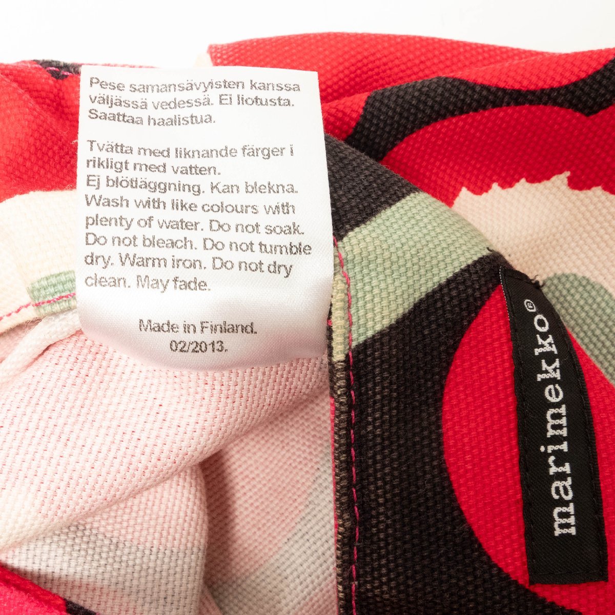 marimekko マリメッコ ショルダーバッグ 斜め掛け鞄 肩掛け フィンランド製 綿100％ レッド ピンク系 花柄 カジュアル かわいい レディース_画像8