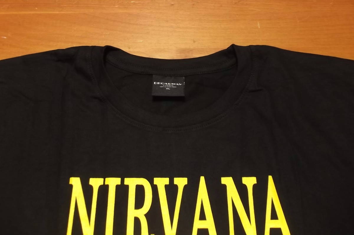 新品【NIRVANA】ニルヴァーナ スマイリー スマイル 両面 プリント Tシャツ XL // カートコバーン バンT デイブグロール ロックTシャツ_画像4