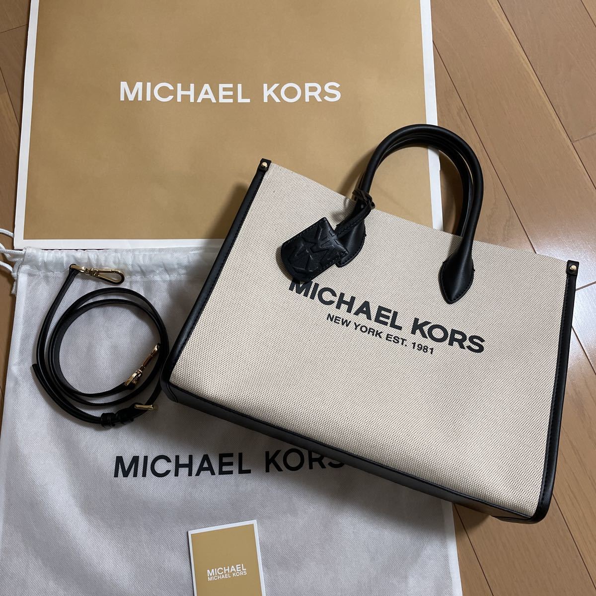 24 新品 MICHAEL KORS マイケルコース トートバッグ グレー-