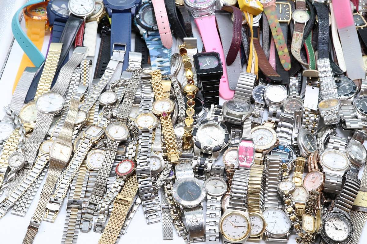 動作未確認品 ジャンク 腕時計 300本以上 セイコー カシオ シチズン タイメックス タケオキクチ 機械式 懐中時計 ブランド まとめ売り 大量_画像3