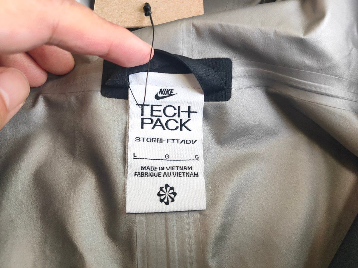 L 新品 NIKE TECH PACK GORE-TEX アノラックジャケット ナイキ L 新品 NIKE TECH PACK GORE-TEX アノラックジャケット ナイキ