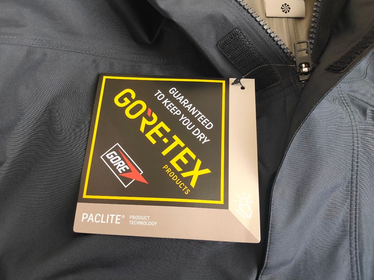 L 新品 NIKE TECH PACK GORE-TEX アノラックジャケット ナイキ L 新品 NIKE TECH PACK GORE-TEX アノラックジャケット ナイキ