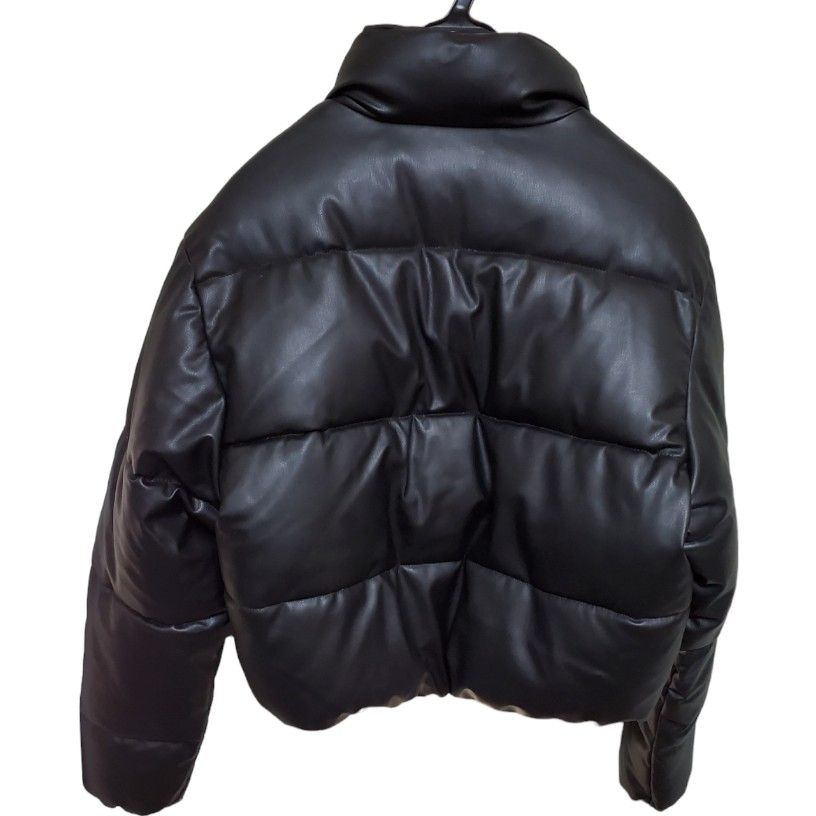 新品未使用 ZARA フェイクレザー ダウンジャケット XSサイズ 新品未使用 ZARA フェイクレザー ダウンジャケット XSサイズ