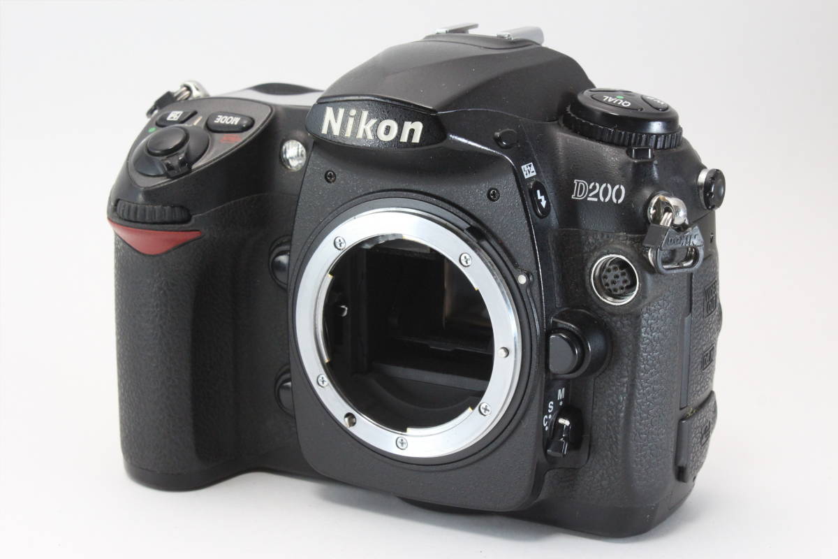 新年の贈り物 Nikon ニコン 充電器セット ボディ D200 ニコン