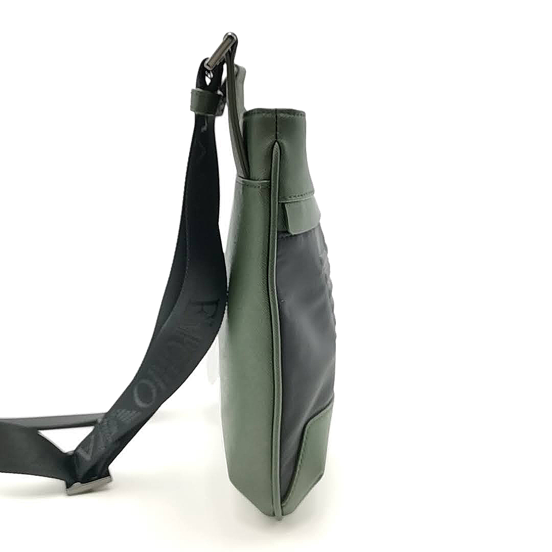 送料無料 超美品 エンポリオアルマーニ ショルダーバッグ 鞄 Y4M185 Y154J 83199 レザー 緑系 黒系 メンズの画像3