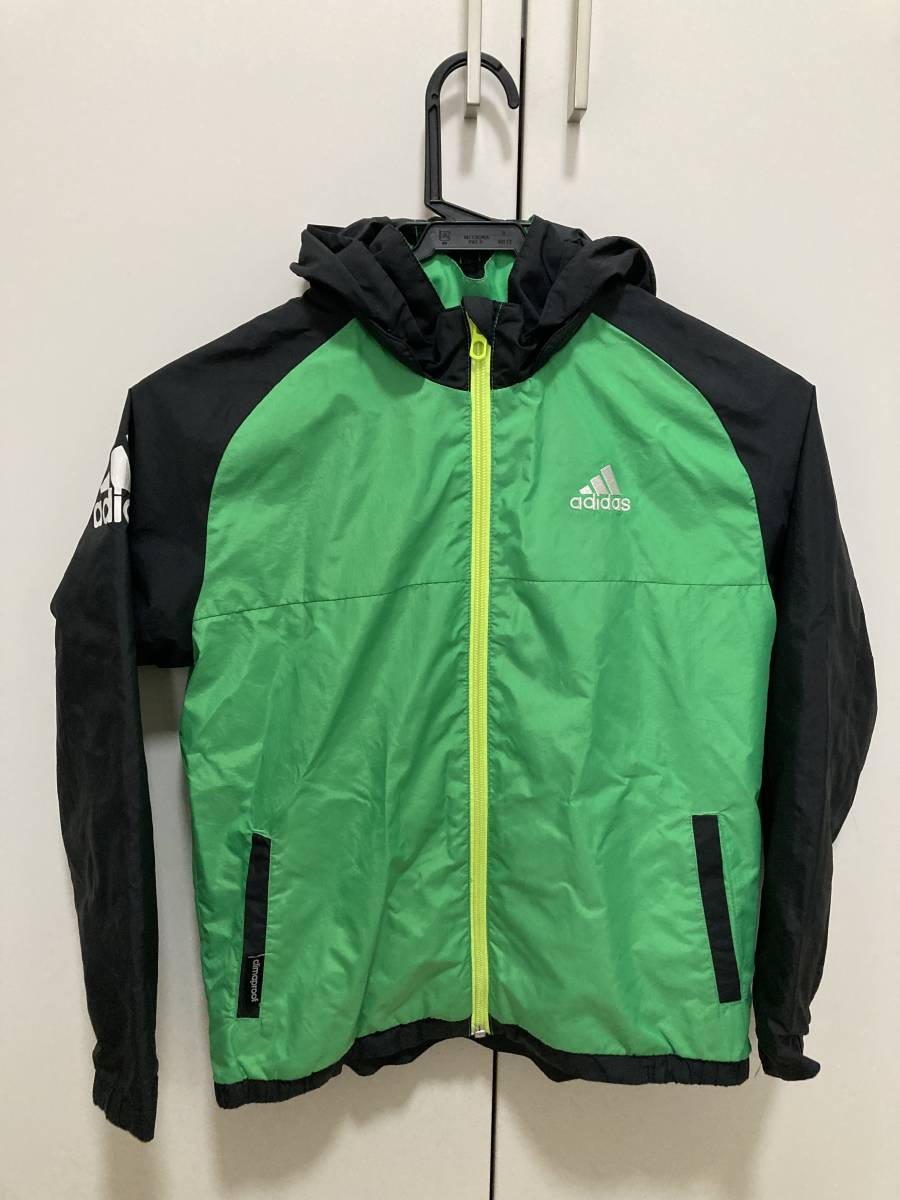 サイズ130★送料込/送料無料★Adidas アディダス ウインドブレーカー ジャケット ジャンパー ブルゾン 上着 黒 ブラック 緑 グリーン 739_画像1