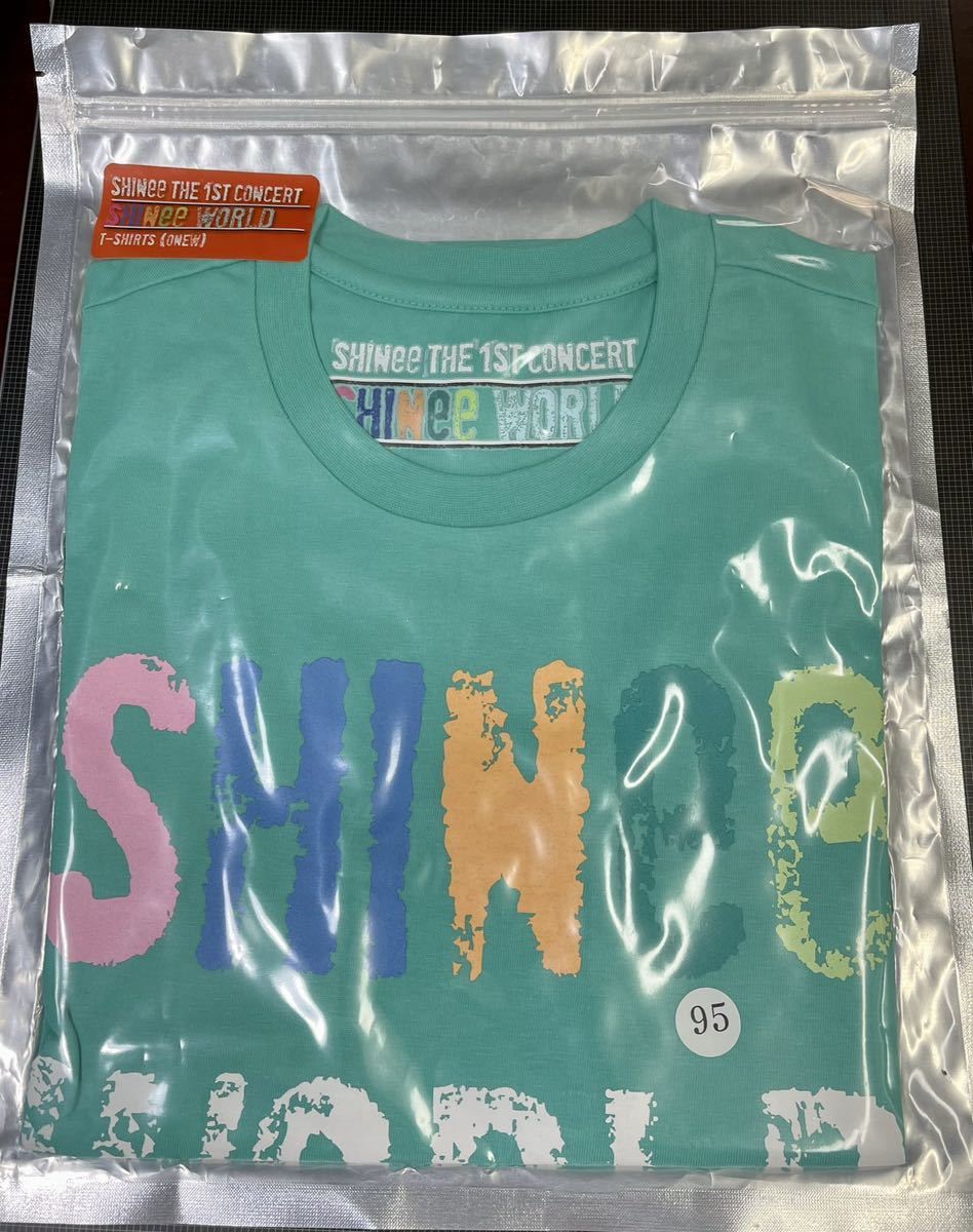 SHINee world v オニュ Tシャツ SHINee オニュ Tシャツ 【Mサイズ】SHINee THE 1ST CONCERT