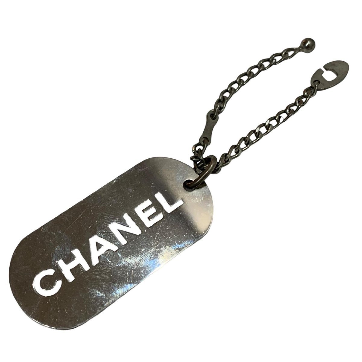 CHANEL シャネル バッグチャーム キーホルダー ステンシルロゴ 04V シルバーカラー_画像1