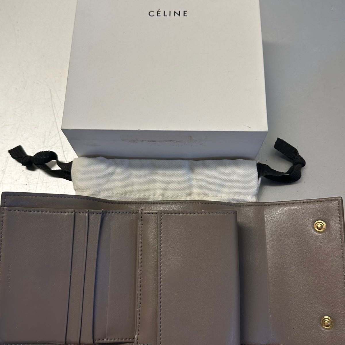 未使用に近い セリーヌ CELINE 財布 三つ折り 折り財布 スモールトリ