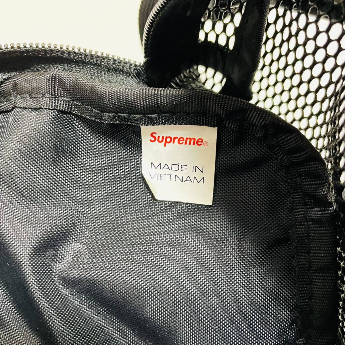 ほぼ新品 Supreme Small Shoulder Bag Black Silver 0.9L 20ss 2020年 黒 ブラック スモール ショルダー バッグ ポーチ ボックスロゴ_画像7