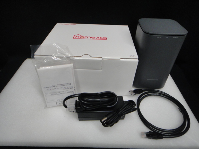 ●USED美品 NTT DOCOMO 5G HR01 Wi-Fi ホームルーター_画像1