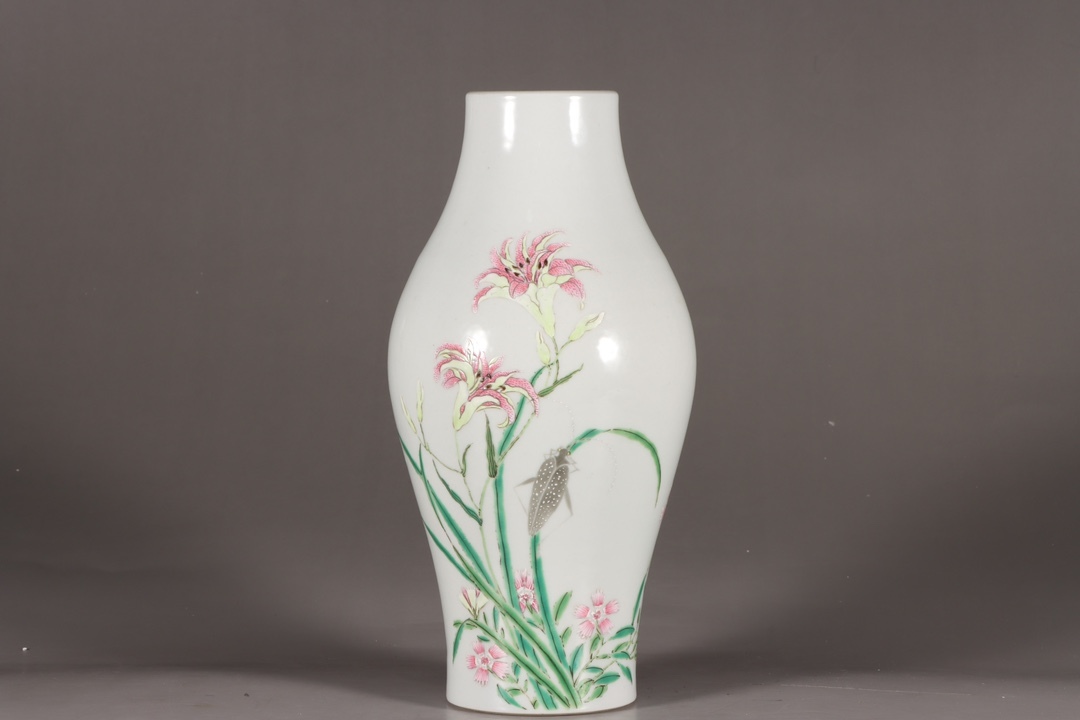 お歳暮 【徳】旧家蔵出『清 粉彩花卉紋瓶 雍正年製款 共箱』陶芸 中国
