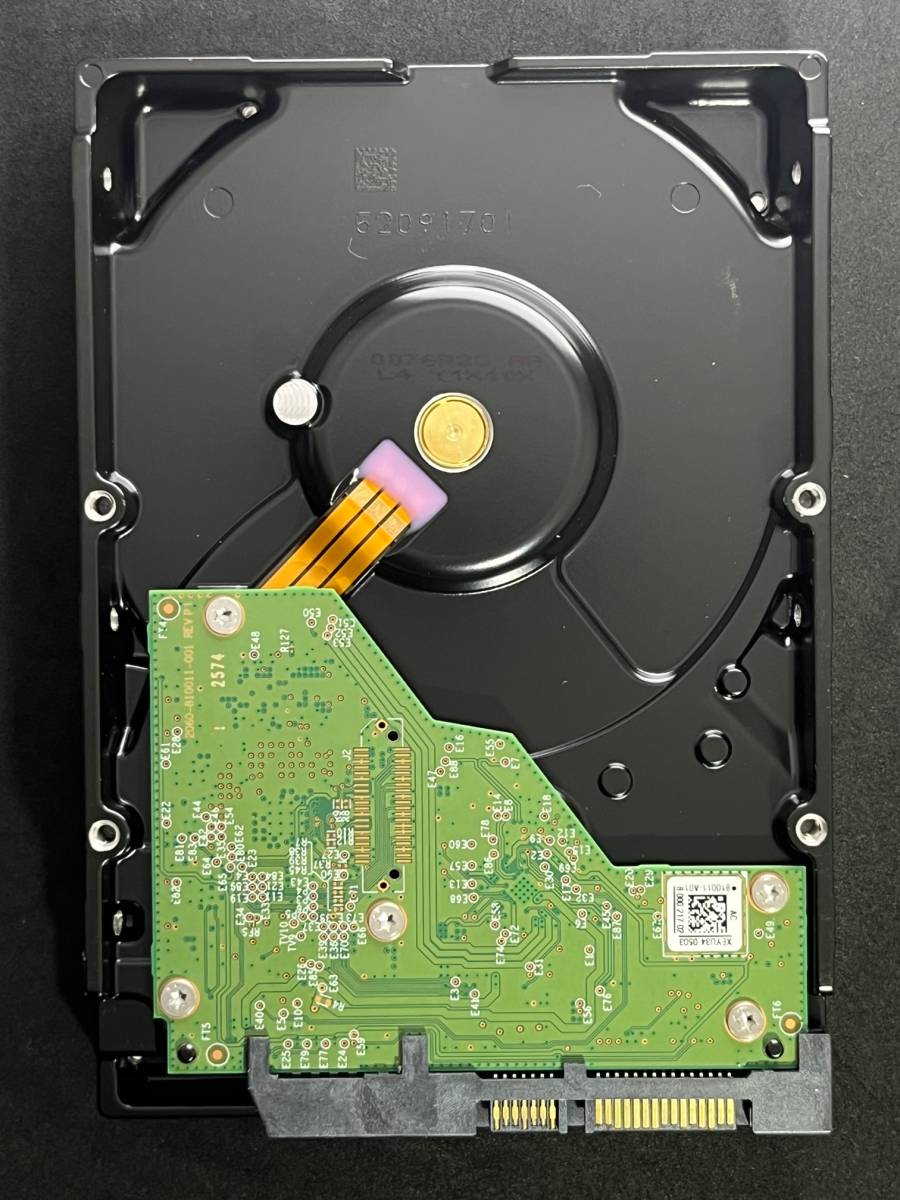 4TB Western Digital / WD40EARX 【使用時間 686 h】 2021年製 4TB Western Digital / WD40EARX 【使用時間 686 h】 2021年製
