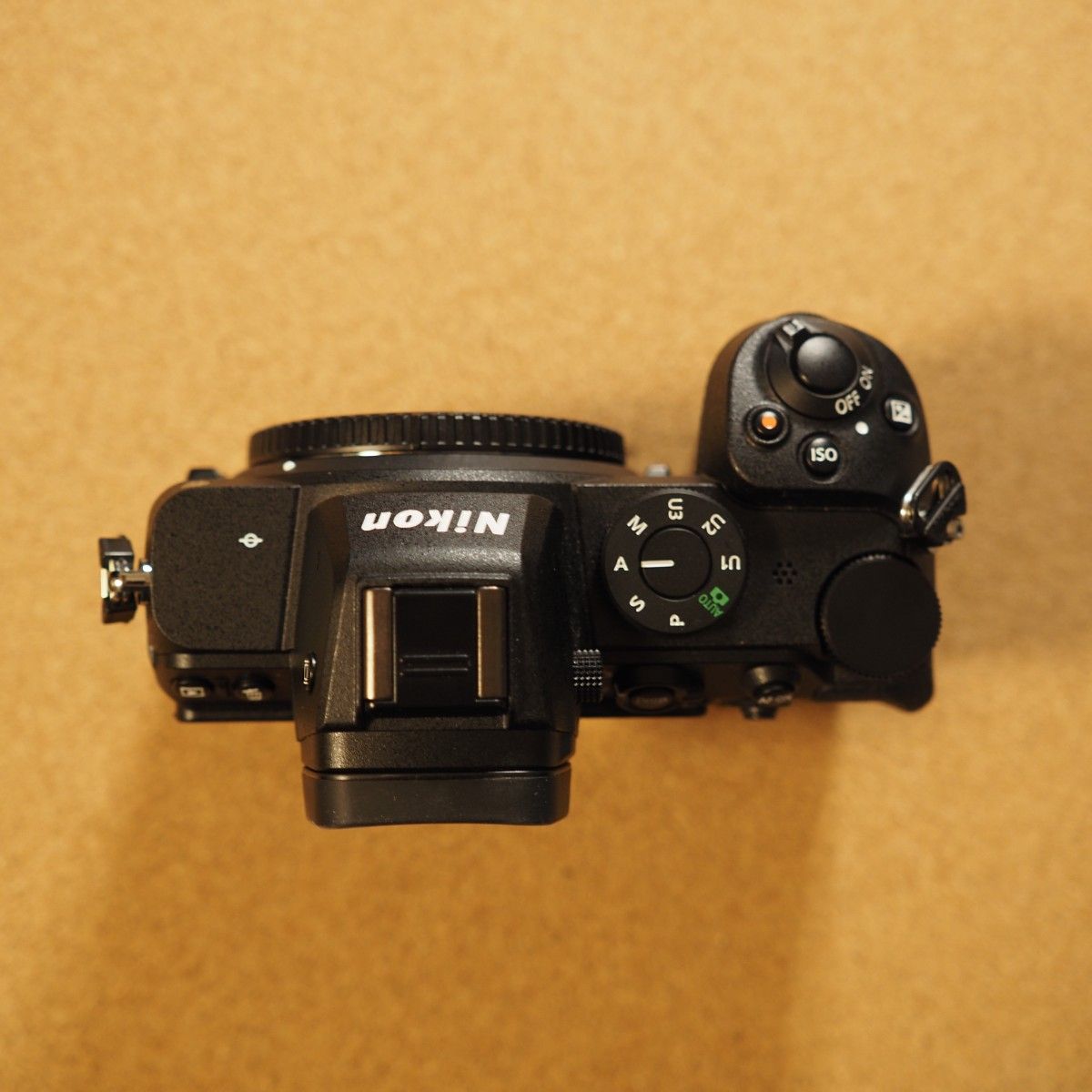 Nikon Z5 ボディ 箱・備品あり40mmf/2と同時購入で3000円引
