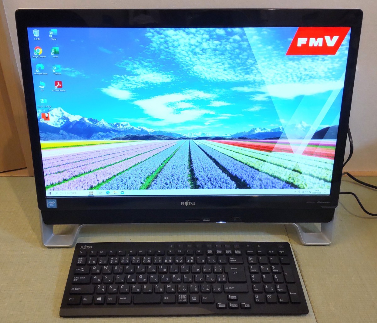 【送料無料】富士通23型ワイドモニタ一体型PC Win11 地デジ・BS/CS　デュアルチューナー搭載　FH53XD　FMVF53XDB_画像1