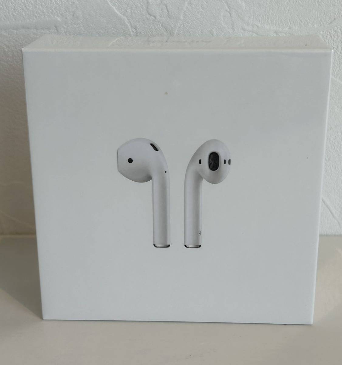 ■【未開封品】Apple AirPods with Charging Case エアポッズ ワイヤレスイヤホン 充電ケース付きBluetooth 第2世代 MV7NJ/A_画像1