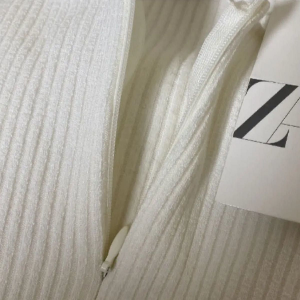 新品　未使用　タグ付き　ZARA ザラ ワンピース  ロング　ニット　リブ　ニットワンピース  ニットワンピ　タイト　ホワイト　白