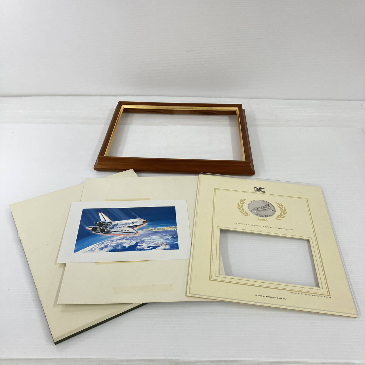 231009-013 記念メダル 額装品 1981年 THE SPACE SHUTTLE スペースシャトル ケース付_画像4