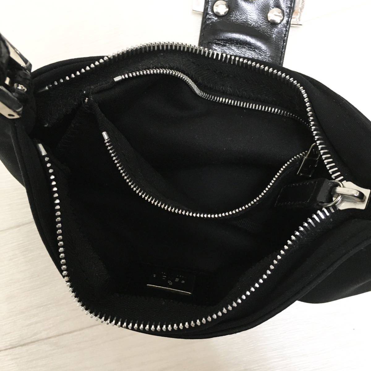 美品・シリアル付 フェンディFENDI マンマバケット ショルダー 美品・シリアル付 フェンディFENDI マンマバケット ショルダー
