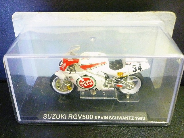 【未開封品】　1/24 スズキ RGV500 SUZUKI RGV 500 ケヴィン・シュワンツ #34 1993 MotoGP　ixo_ブリスターパック未開封品をお届けします