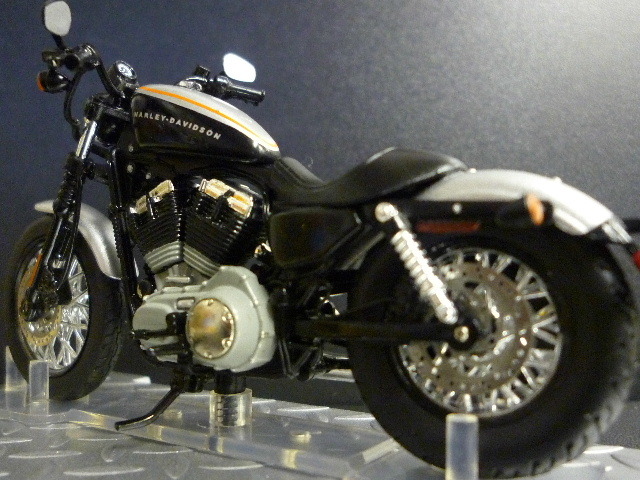 【未開封】1/24 ハーレーダビッドソン 　XL 1200N ハーレー　スポーツスター　ナイトスター 　　2008　 ixo_画像5