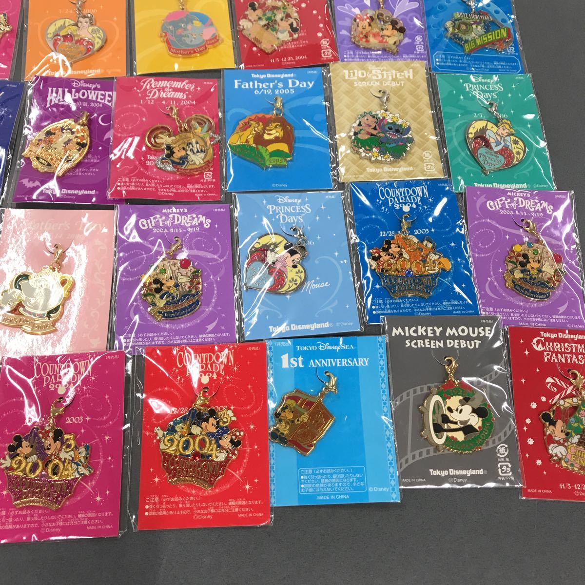 ディズニー バッチ キーホルダー アクセサリー 大量セット ディズニー バッチ キーホルダー アクセサリー 大量セット