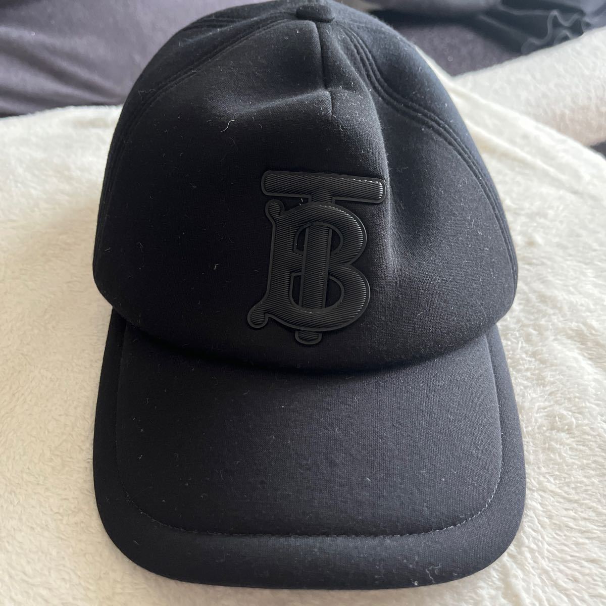 BURBERRY黒キャップ帽子人気のTBロゴ1番人気の黒×黒ロゴ上質なスウェット生地新品未使用タグありバーバリー_画像1