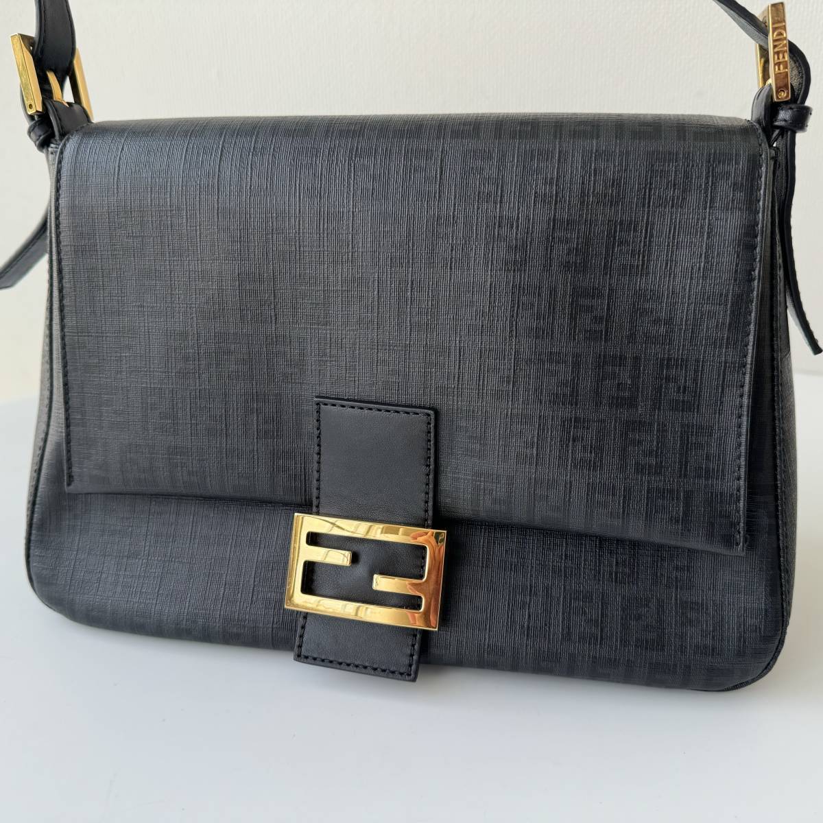 神100-450☆ 美品 フェンディ FENDI ズッキーノ マンマバケット 8BR001
