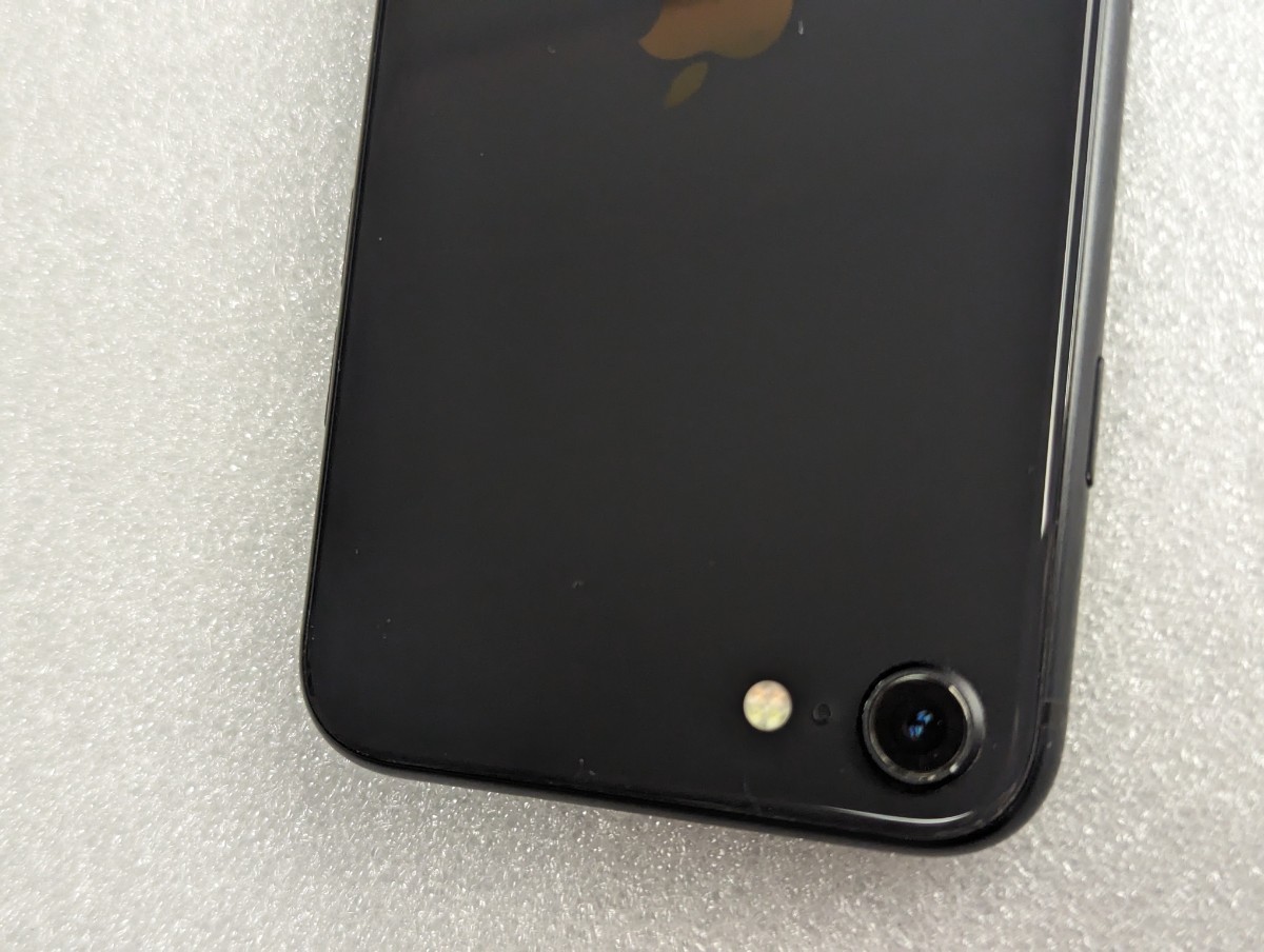 極上美品 SIMフリー iPhone SE 第2世代 128GB バッテリー新品 最大容量