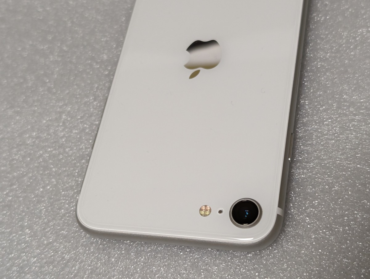 極美品 SIMフリー iPhone SE 第2世代 128GB ホワイト バッテリー新品