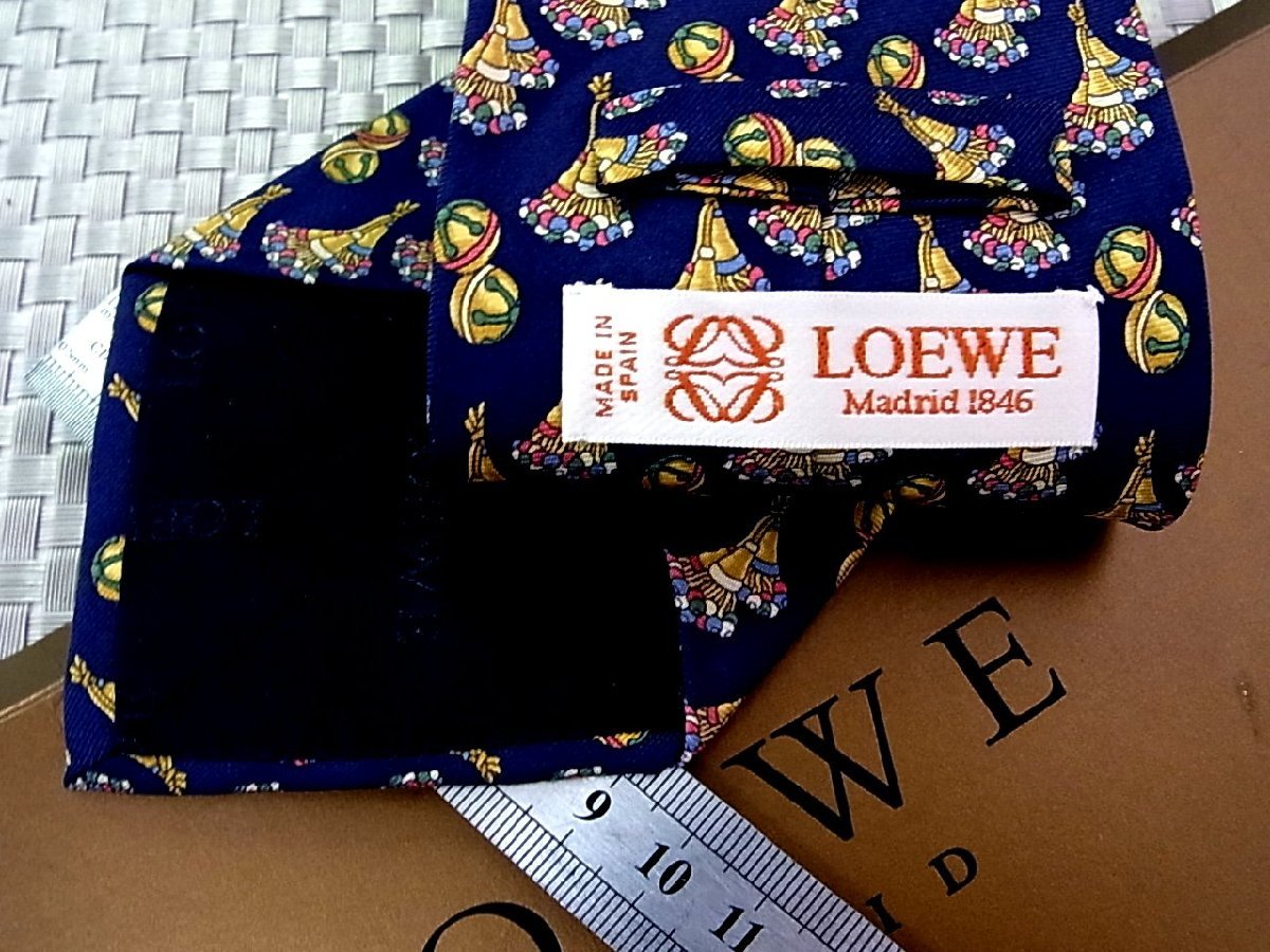 ♪32965C♪良品【鈴 ベル 柄】ロエベ【LOEWE】ネクタイ_画像2