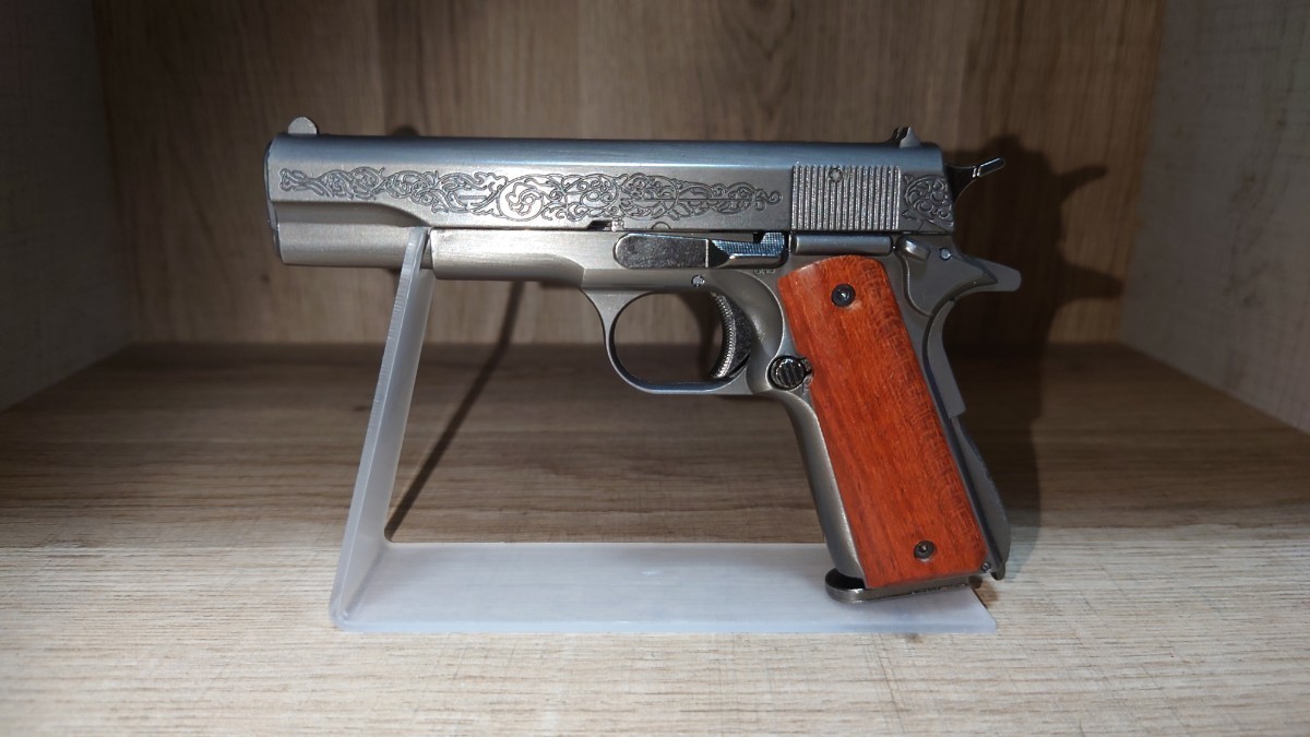 コルトエングレーブモデルガン 精巧1/2スケール ミニチュアモデルガン コルトM1911 ガバメント