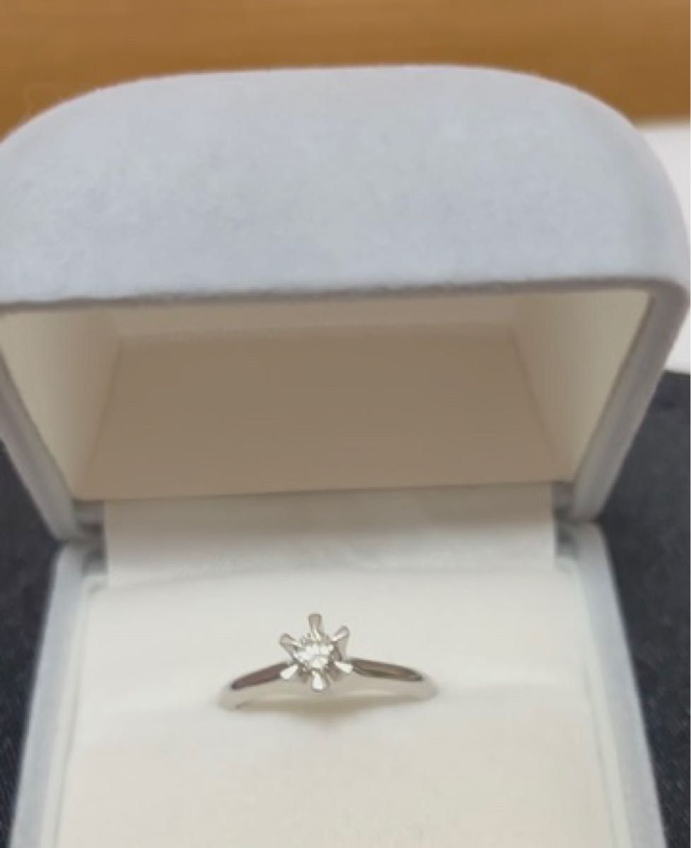 ダイヤモンド ラウンド ブリリアントカット 0.18ct プラチナ リング 指輪 立て爪 未使用 鑑定書つき