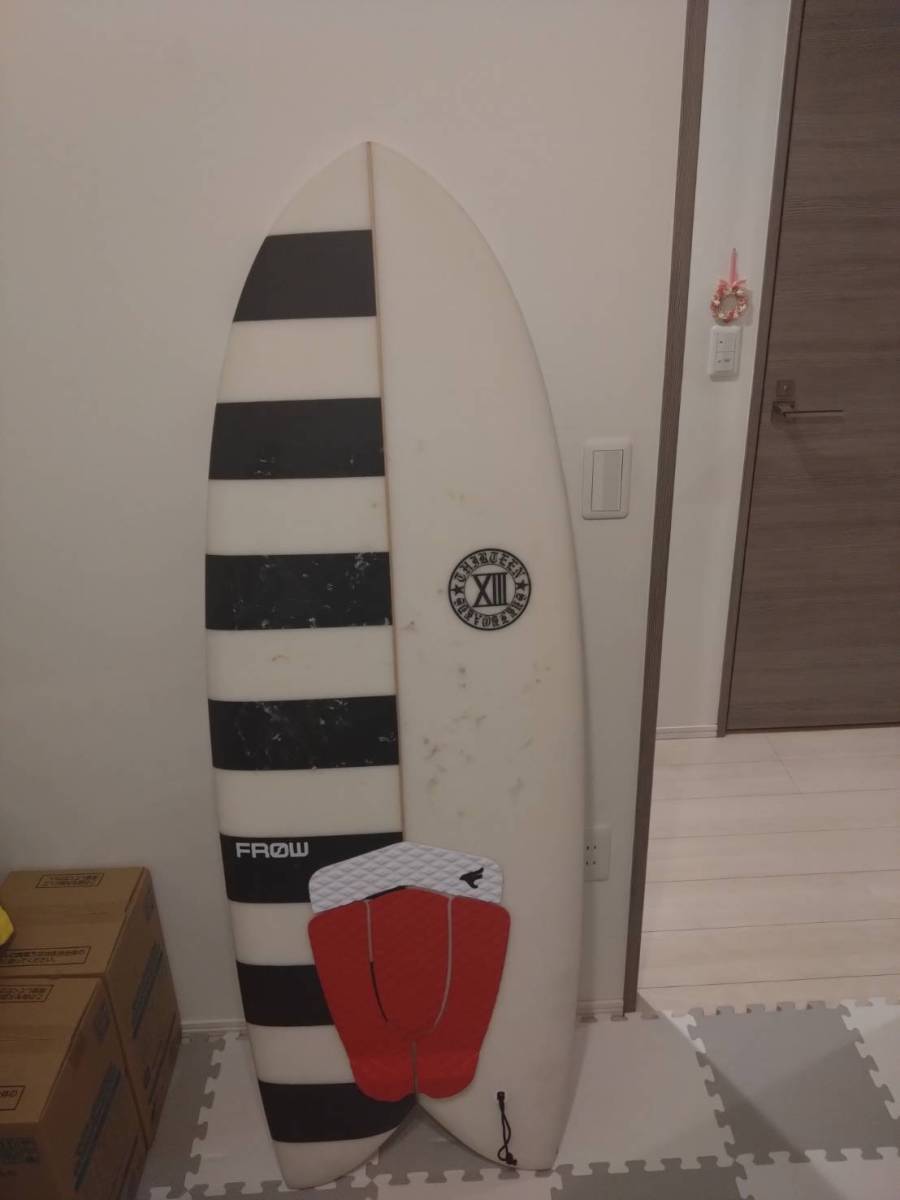 専門店では 中古 サーフボード カバー付き FLOW THIRTEEN 5.8フィート