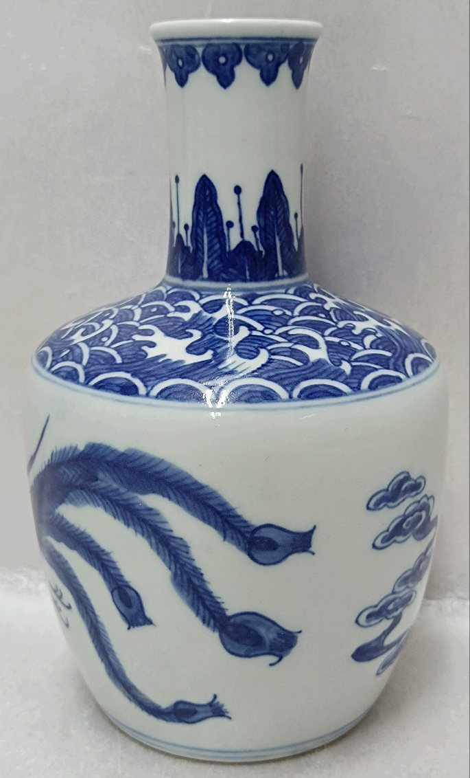 * old China white porcelain blue and white ceramics phoenix . wave . sake bottle vase * flower vase 