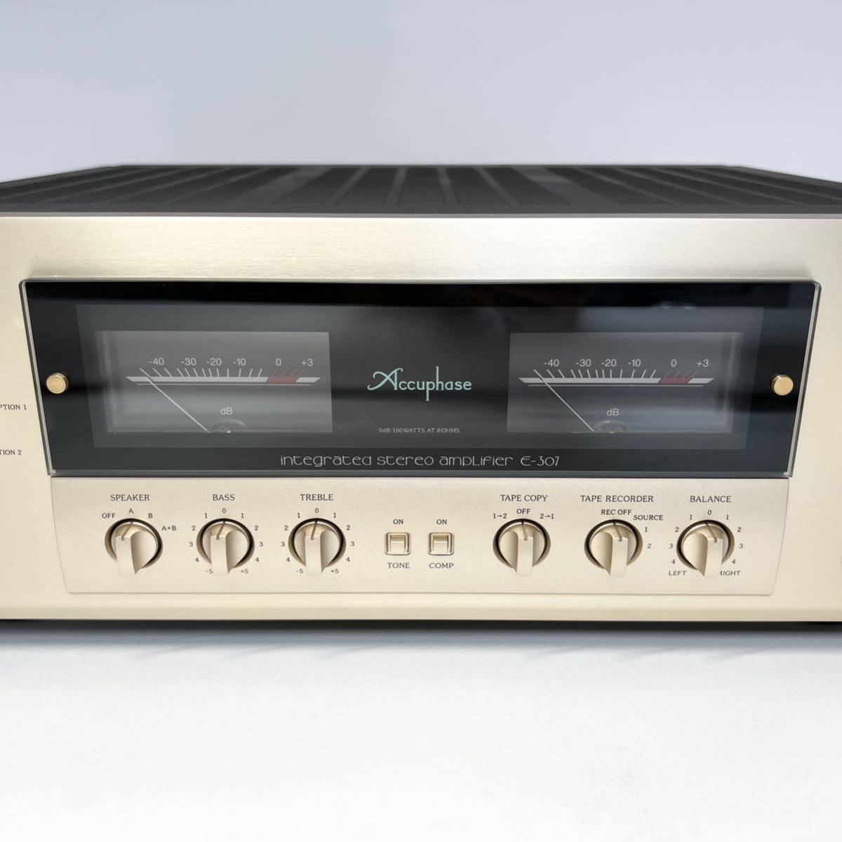 Accuphase アキュフェーズ 極美品 E-307 プリメインアンプ ワンオーナー 可動品 リモコン付属 インテグレーテッドステレオアンプ_画像2