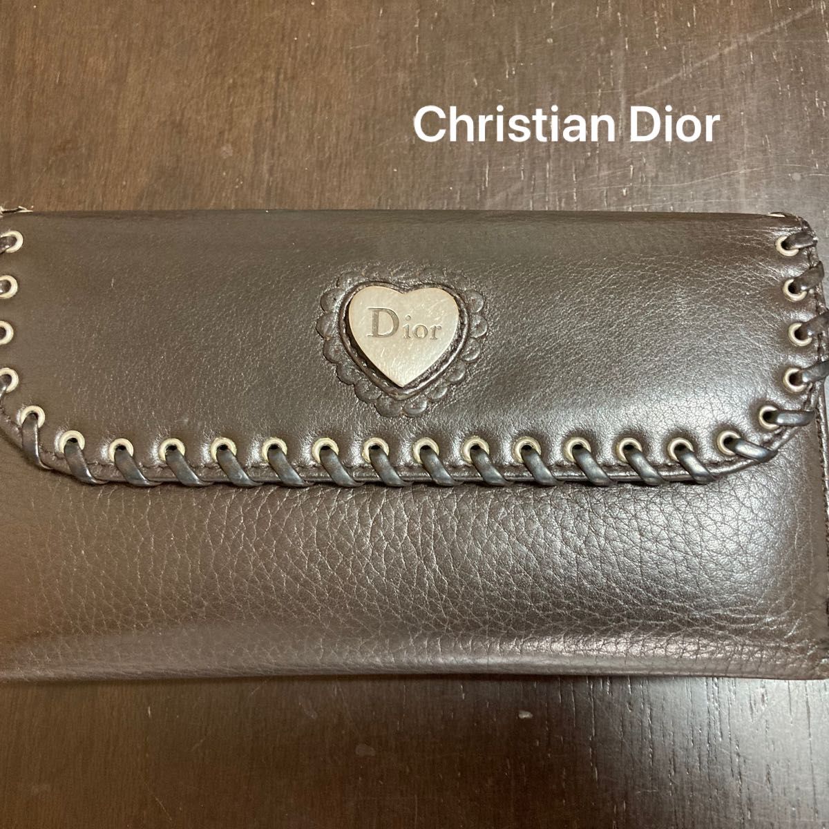 Christian Diorエスニックラインハートチャーム長財布|Yahoo Christian Diorエスニックラインハートチャーム長財布|Yahoo