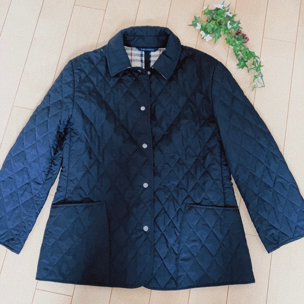 Burberry バーバリーロンドン ブラックキルティングジャケットノバチェック Burberry バーバリーロンドン ブラックキルティングジャケットノバチェック