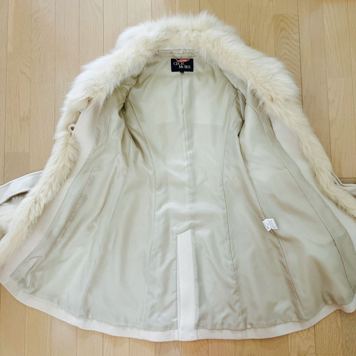 未使用に近い】CECIL McBEE(セシルマクビー)フォックスファー 未使用に近い】CECIL McBEE(セシルマクビー)フォックスファー