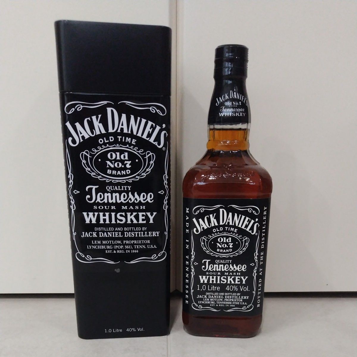 ジャックダニエル Old No 7 旧ボトル 1 000ml 40% ブリキ缶入り ジャックダニエル Old No 7 旧ボトル 1 000ml 40% ブリキ缶入り