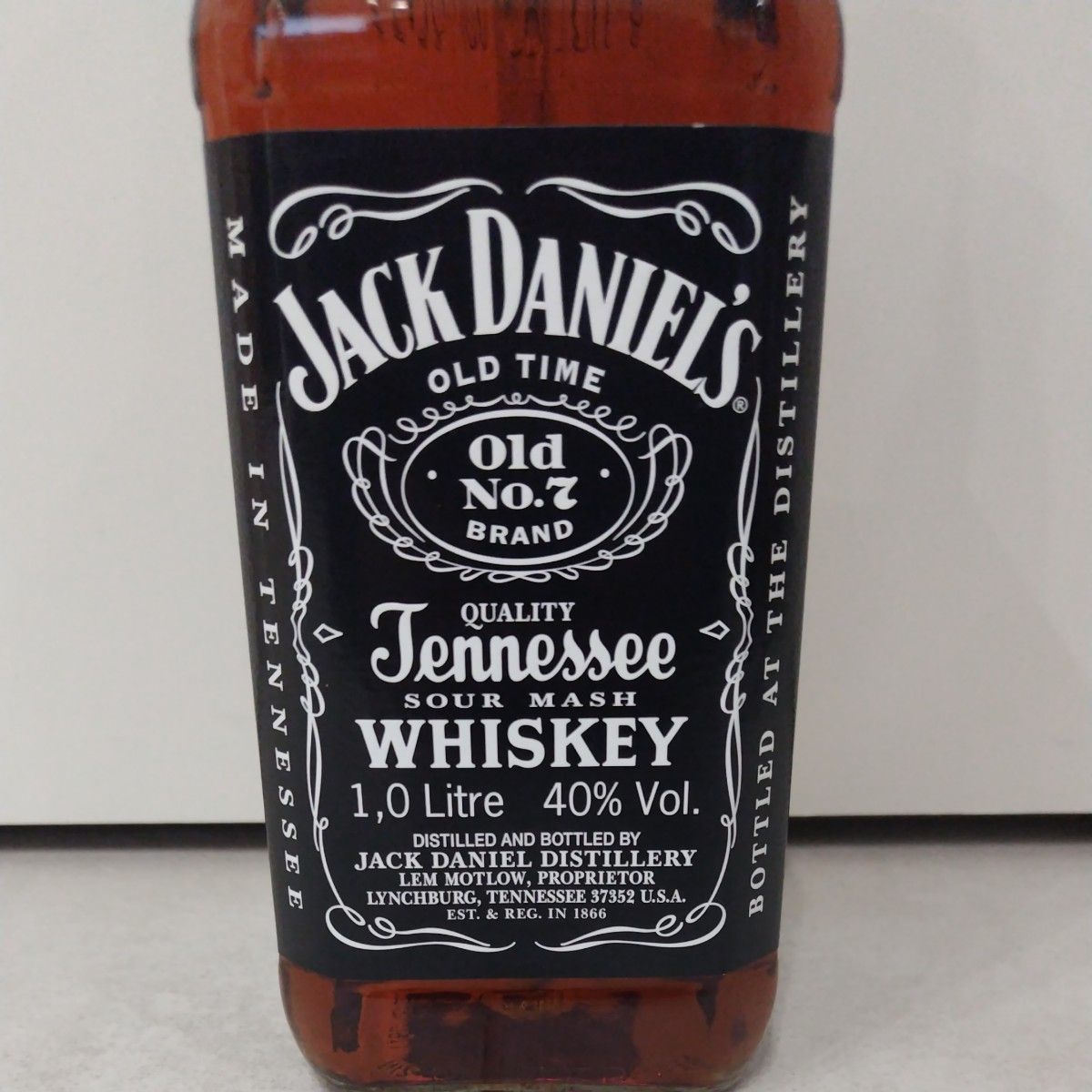 ジャックダニエル Old No 7 旧ボトル 1 000ml 40% ブリキ缶入り ジャックダニエル Old No 7 旧ボトル 1 000ml 40% ブリキ缶入り