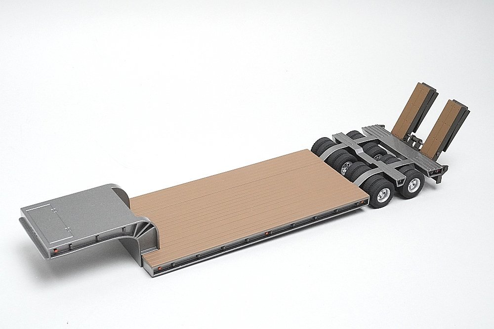 プラッツ / ケンクラフト 1/50 日野プロフィア S6 6x4 トラクター / 16輪ローベッドトレーラー HYDRAULIC FOLDING RAMPS 2点セット_画像5