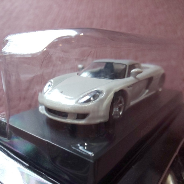 京商 1/64 PORSCHE 4 ポルシェ カレラ GT 白 CARRERA GT ホワイト ポルシェ Ⅳ 第51弾 パールホワイト_画像3