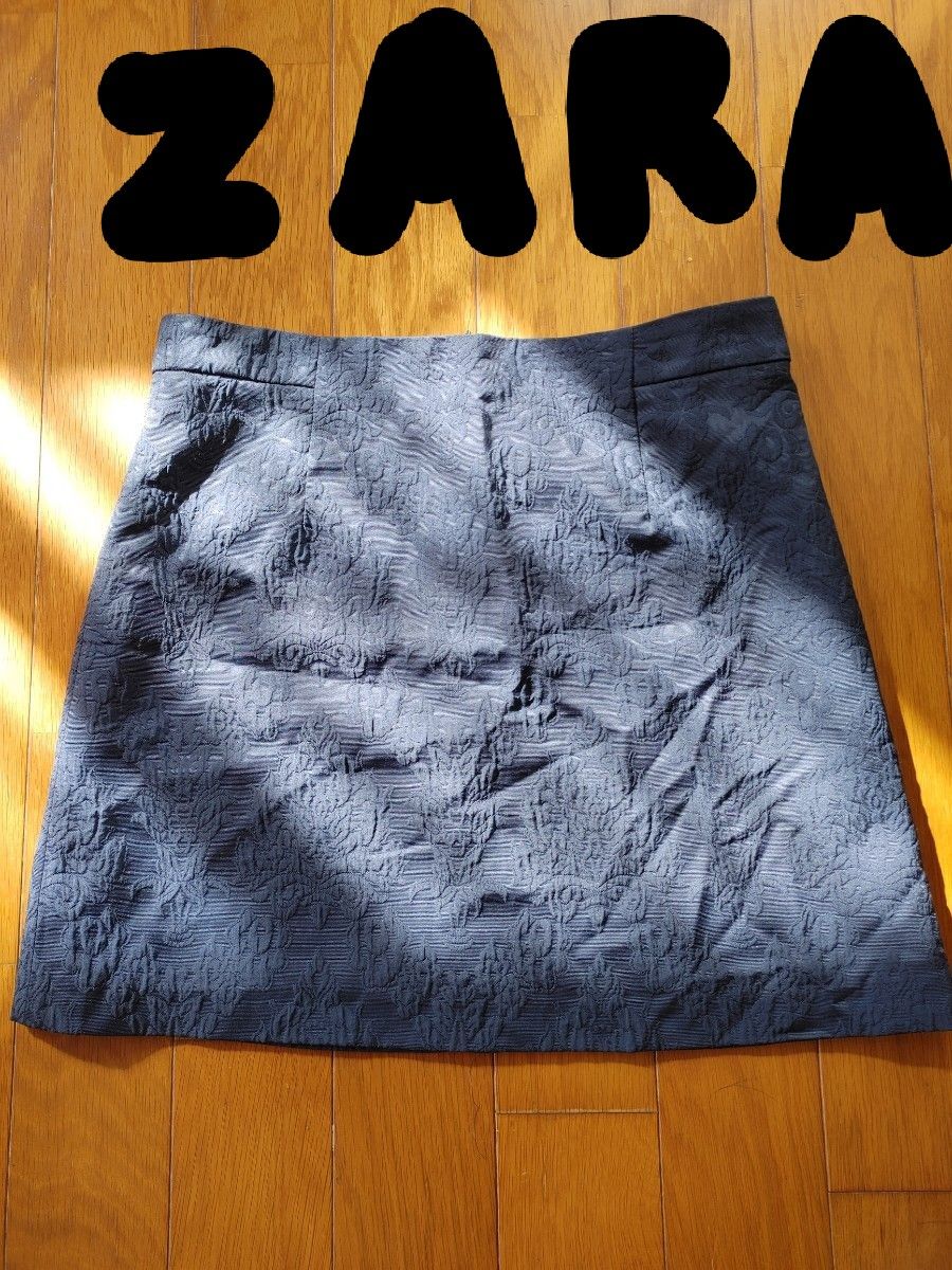 ZARA  ジャガード織り台形スカート　M 