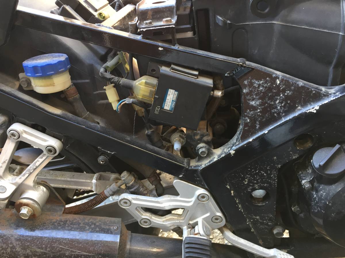 Yahoo!オークション - gpz 400 r 書類無 7500キロ車両 不動 欠品多...